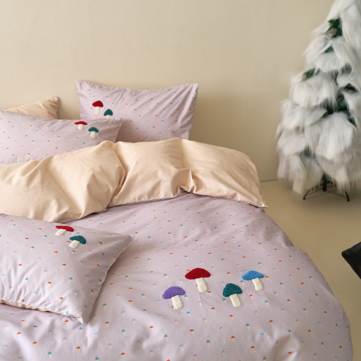 91家纺网 家纺一手货源 找家纺 久典家居 2025新款全棉加厚磨毛数码印花毛巾绣四件套（买家秀找客服） 蘑菇紫