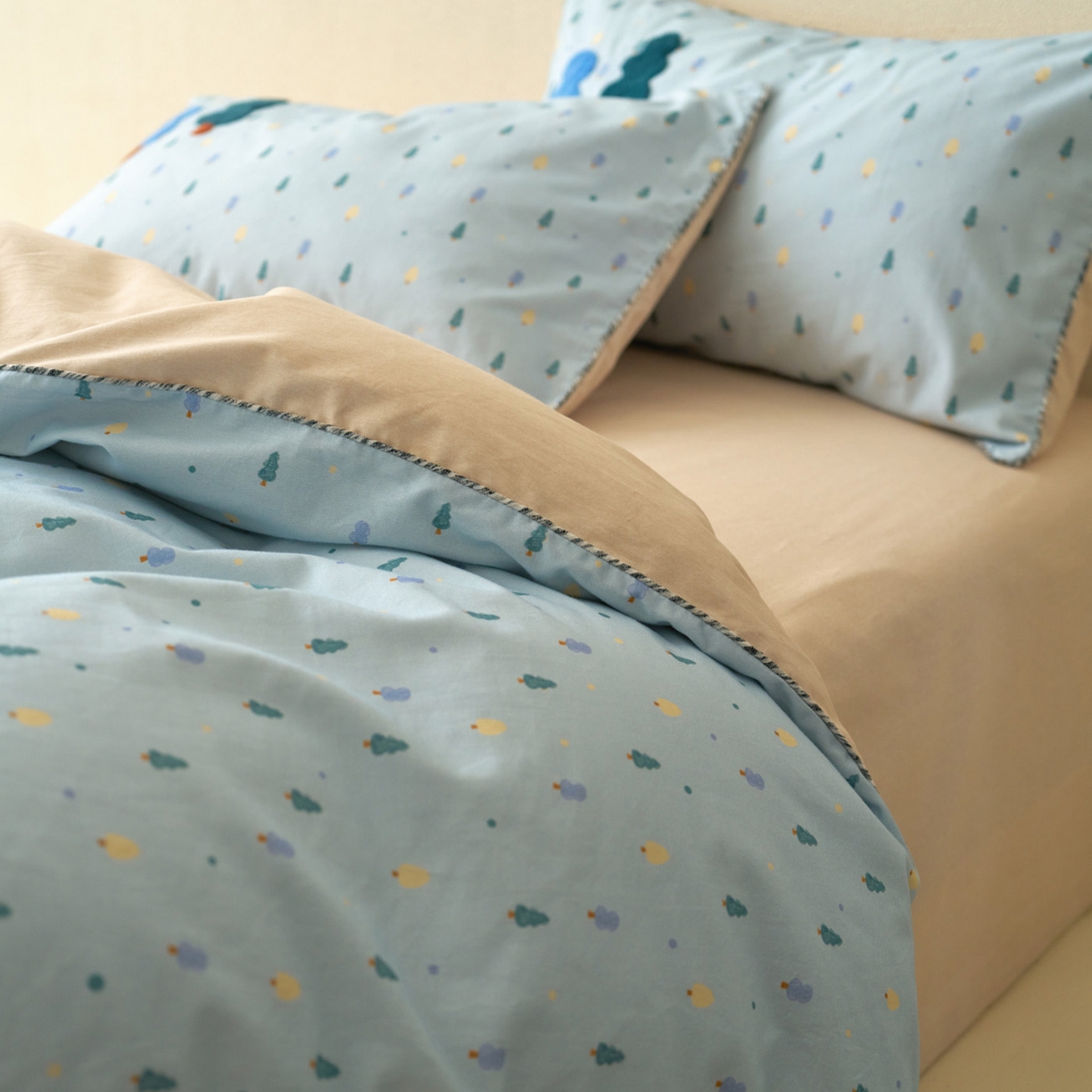 91家纺网 家纺一手货源 找家纺 久典家居 2025新款全棉加厚磨毛数码印花毛巾绣四件套（买家秀找客服） 森林蓝