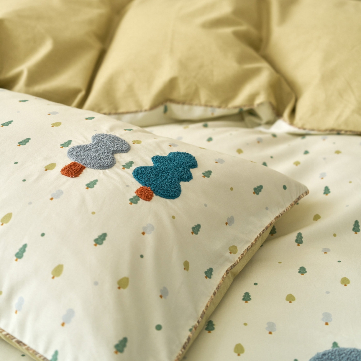 91家纺网 家纺一手货源 找家纺 久典家居 2025新款全棉加厚磨毛数码印花毛巾绣四件套（买家秀找客服） 森林绿