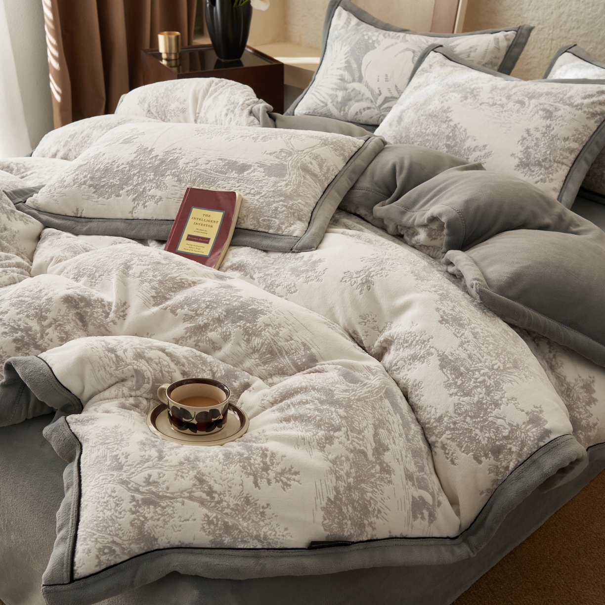 91家纺网 家纺一手货源 找家纺 寐绸家纺 2025新款牛奶绒染色雕花单被套 雕花被套-梦境