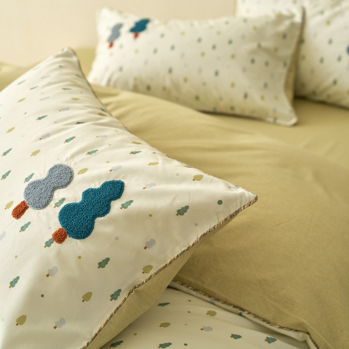 91家纺网 家纺一手货源 找家纺 久典家居 2025新款全棉加厚磨毛数码印花毛巾绣四件套（买家秀找客服） 森林绿