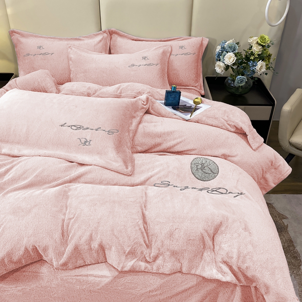 91家纺网 家纺一手货源 找家纺 （总）玖玖爱家纺 2025新款高克重婴儿绒刺绣四件套-绮梦