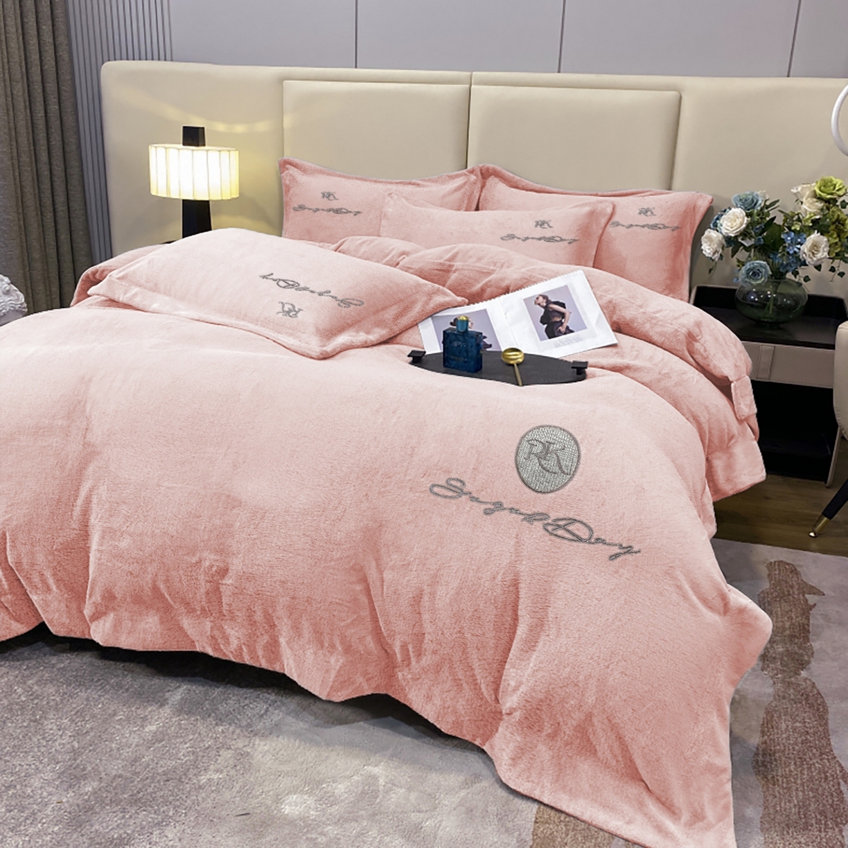 91家纺网 家纺一手货源 找家纺 （总）玖玖爱家纺 2025新款高克重婴儿绒刺绣四件套-绮梦