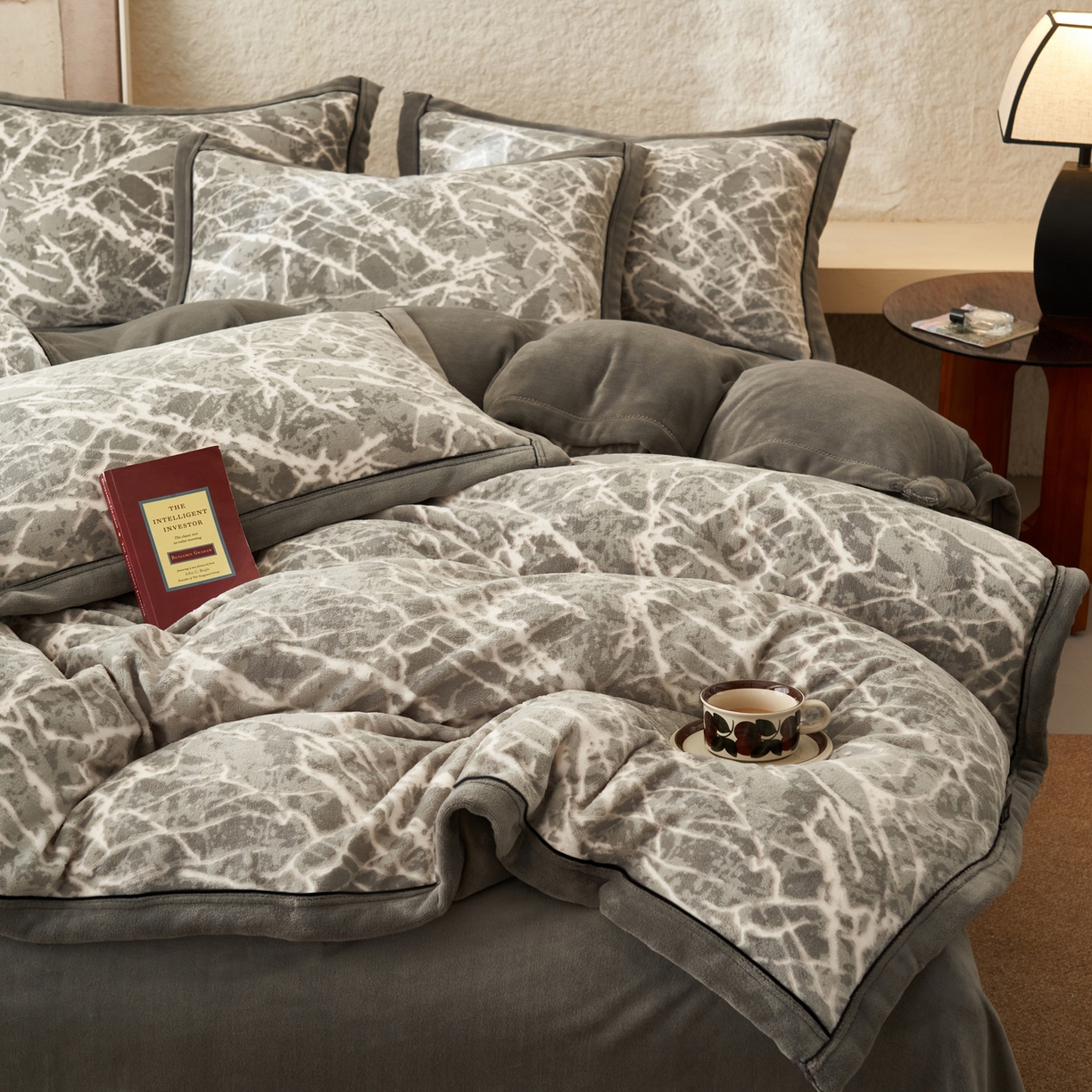 91家纺网 家纺一手货源 找家纺 寐绸家纺 2025新款牛奶绒染色雕花单被套 雕花被套-大理石纹