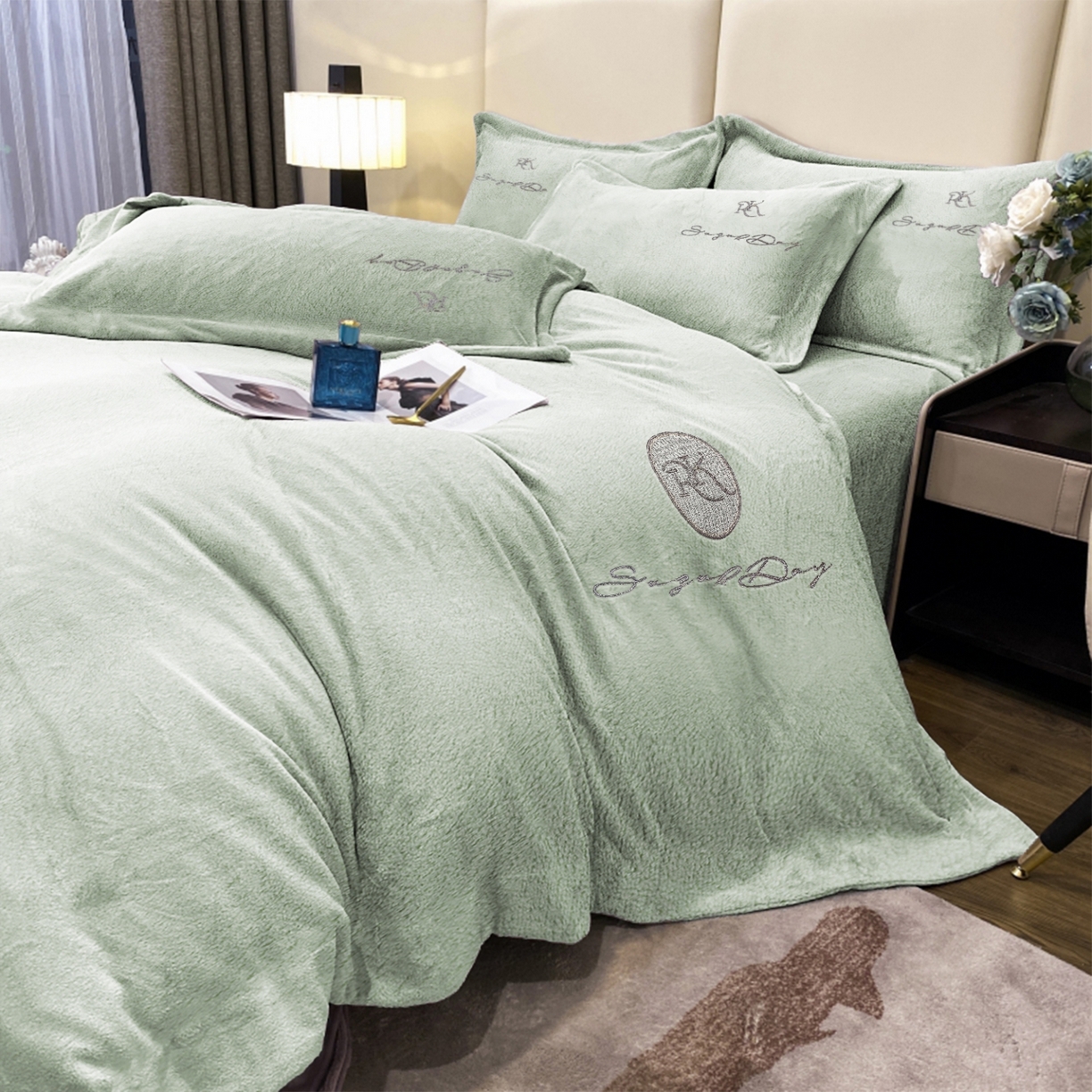 91家纺网 家纺一手货源 找家纺 玖玖爱家纺 2025新款高克重婴儿绒刺绣四件套-绮梦 绮梦-新绿