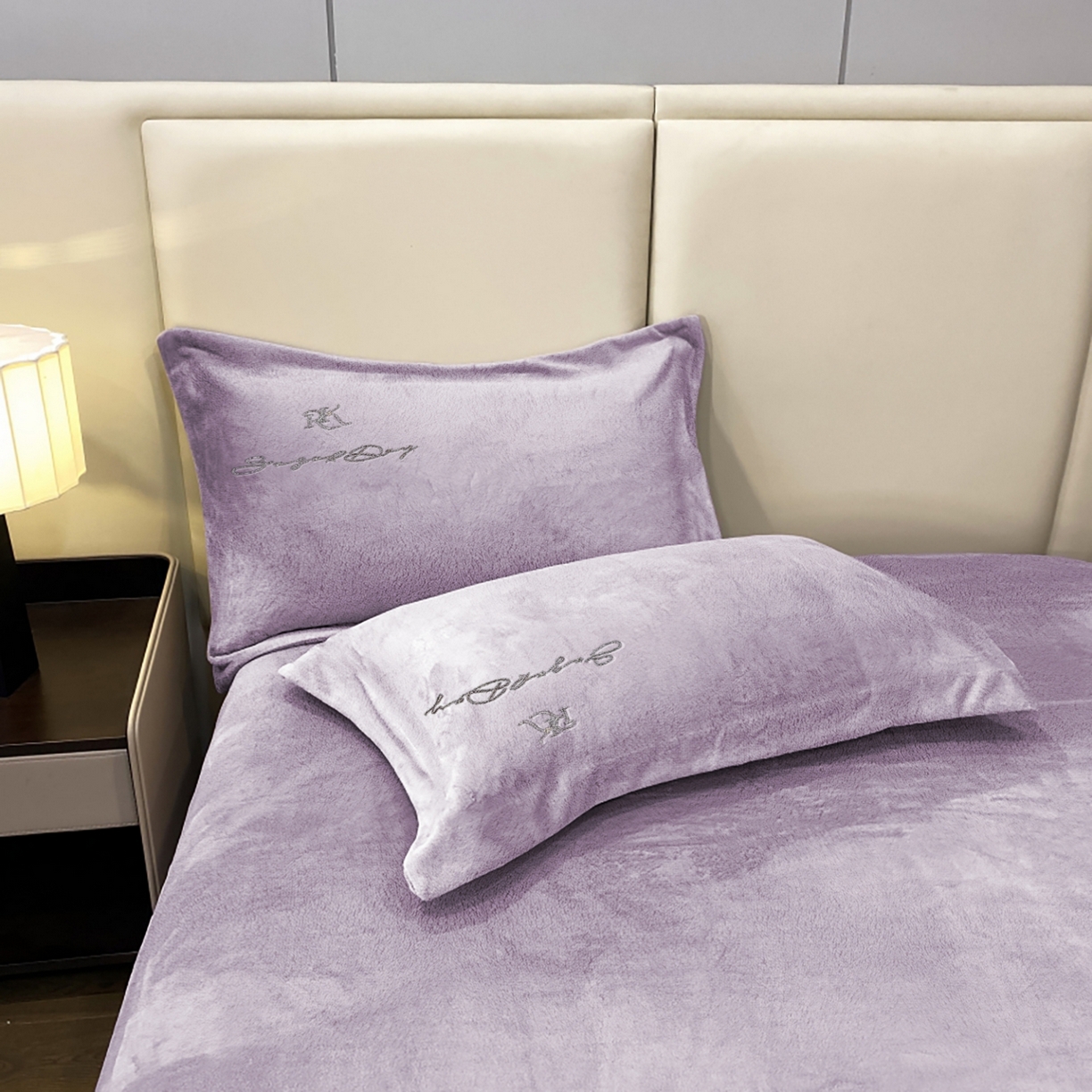 91家纺网 家纺一手货源 找家纺 玖玖爱家纺 2025新款高克重婴儿绒刺绣四件套-绮梦 绮梦-紫