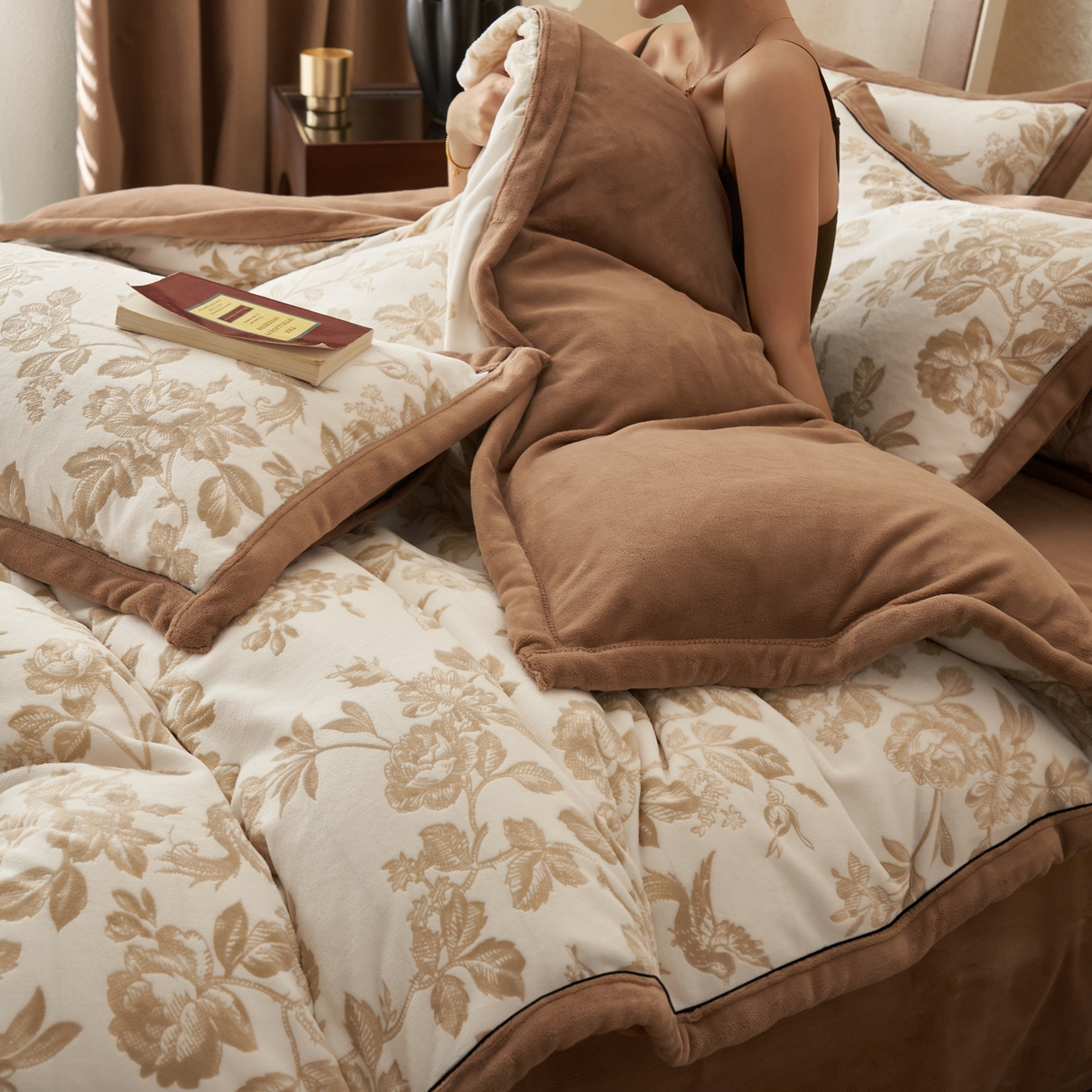 91家纺网 家纺一手货源 找家纺 寐绸家纺 2025新款牛奶绒染色雕花单被套 雕花被套-玛雅