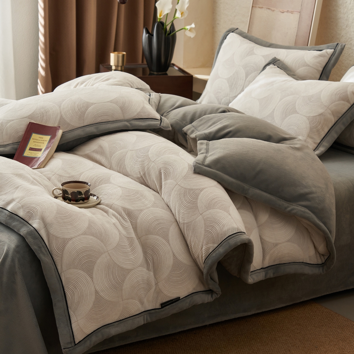 91家纺网 家纺一手货源 找家纺 寐绸家纺 2025新款牛奶绒染色雕花单被套 雕花被套-年轮