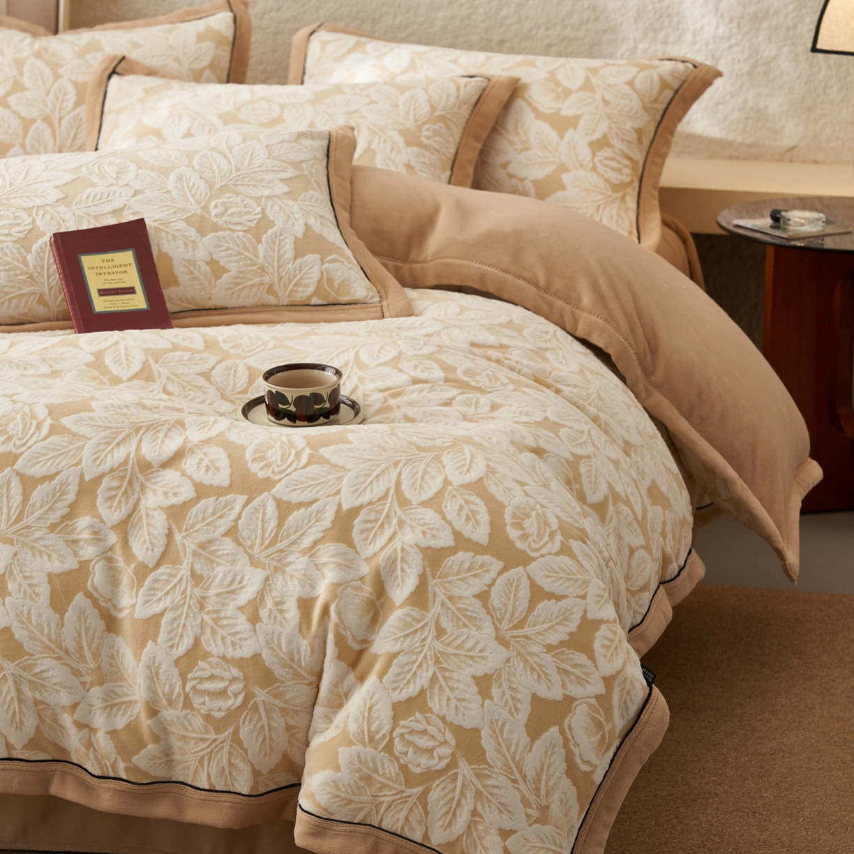 91家纺网 家纺一手货源 找家纺 寐绸家纺 2025新款牛奶绒染色雕花单被套 雕花被套-叶茂