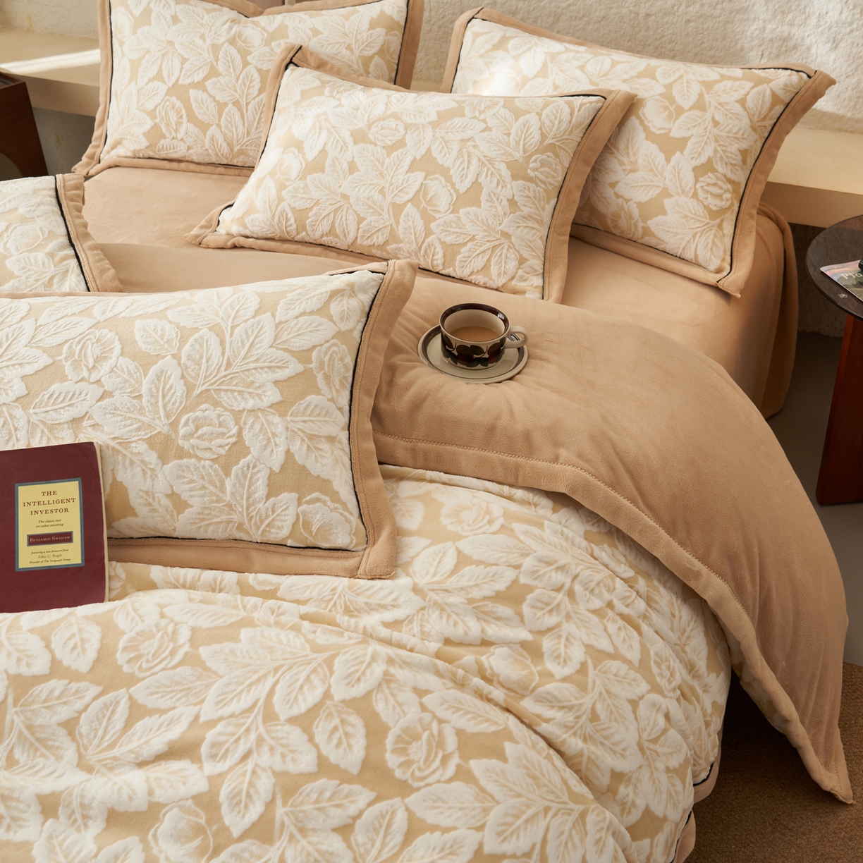 91家纺网 家纺一手货源 找家纺 寐绸家纺 2025新款牛奶绒染色雕花单被套 雕花被套-叶茂