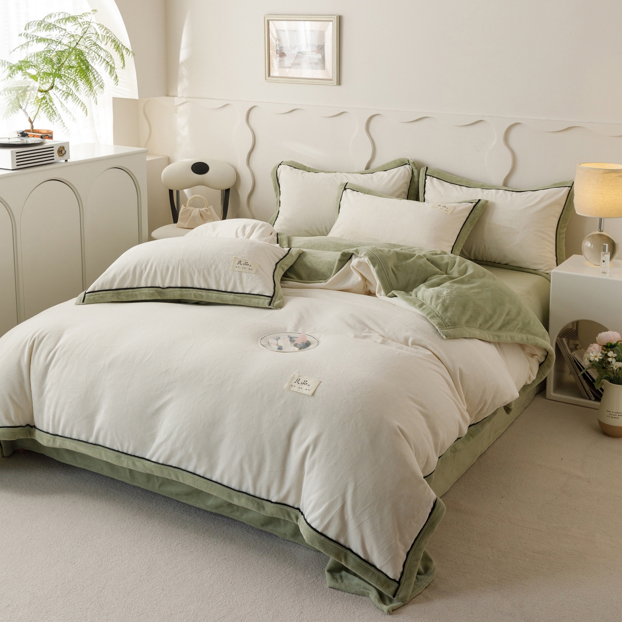 91家纺网 家纺一手货源 找家纺 寐绸家纺 2025新款牛奶绒双拼单被套 双拼被套-米白+浅水绿