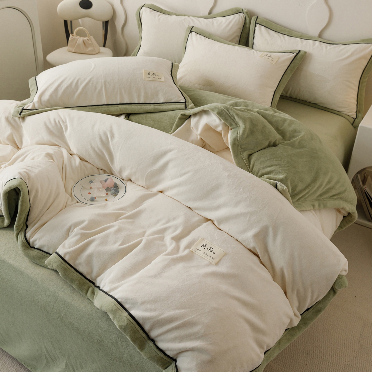 91家纺网 家纺一手货源 找家纺 寐绸家纺 2025新款牛奶绒双拼单被套 双拼被套-米白+浅水绿