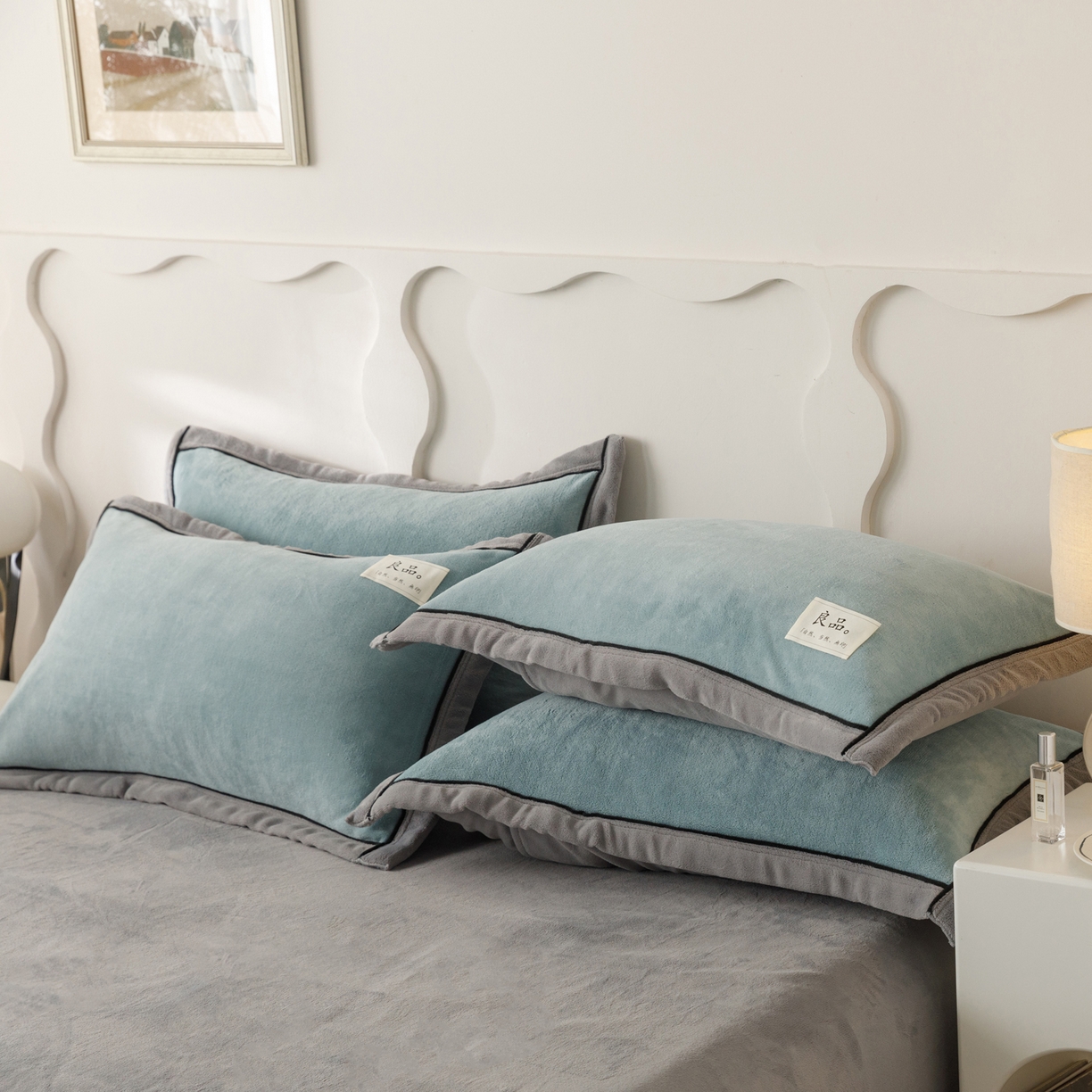 91家纺网 家纺一手货源 找家纺 寐绸家纺 2025新款牛奶绒双拼单被套 双拼被套-宾利蓝+浅灰
