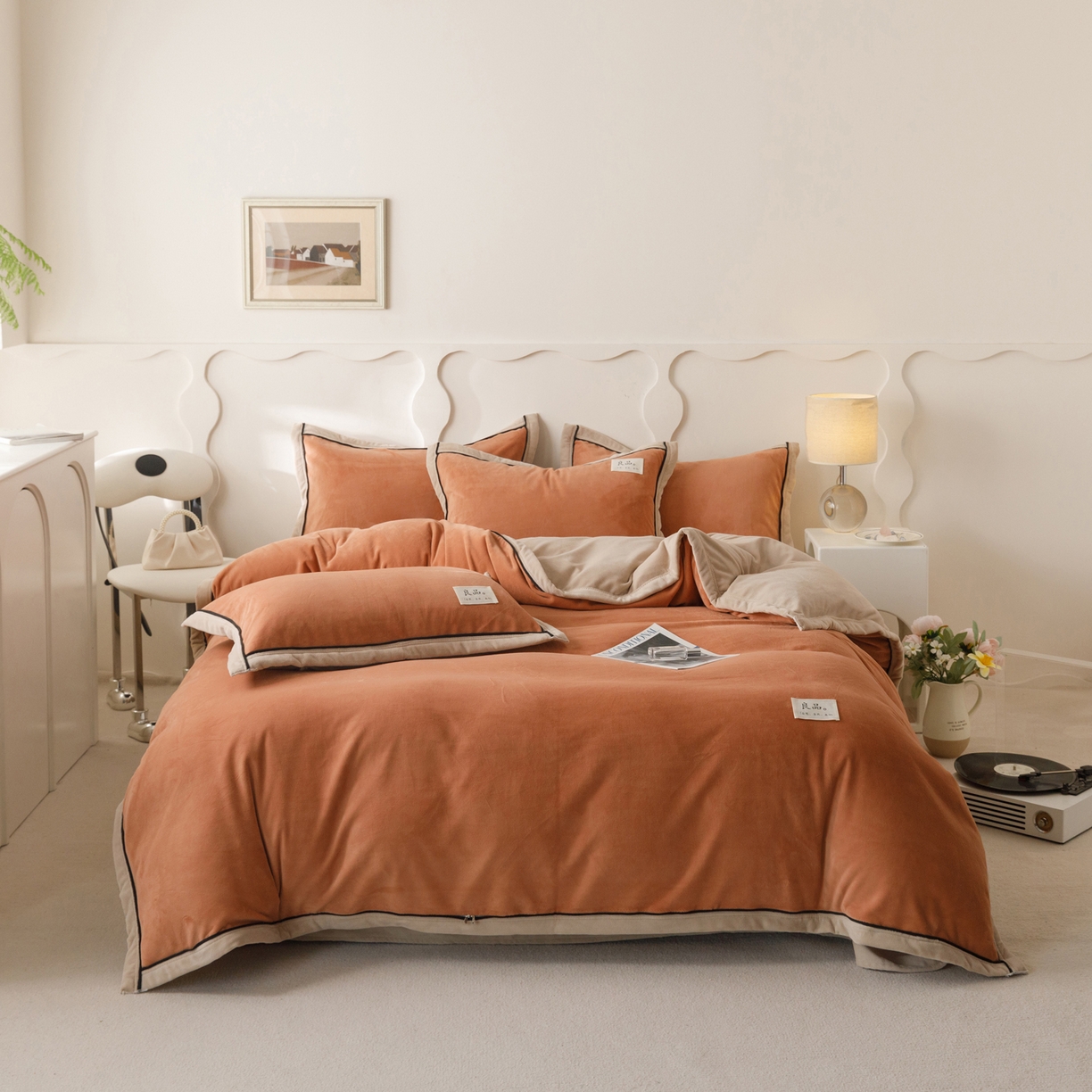 91家纺网 家纺一手货源 找家纺 寐绸家纺 2025新款牛奶绒双拼单被套 双拼被套-焦糖+米驼