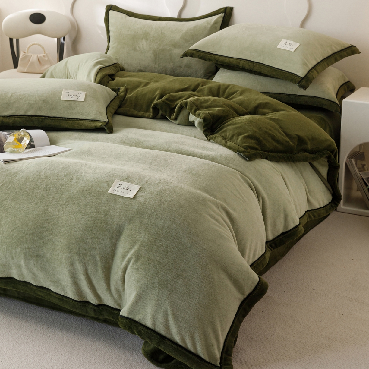 91家纺网 家纺一手货源 找家纺 寐绸家纺 2025新款牛奶绒双拼单被套 双拼被套-浅水绿+橄榄绿