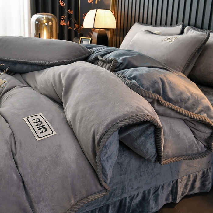 妮恒美家纺 2025新款斜纹边贴标牛奶绒四件套 斜纹边-浅灰＋深灰