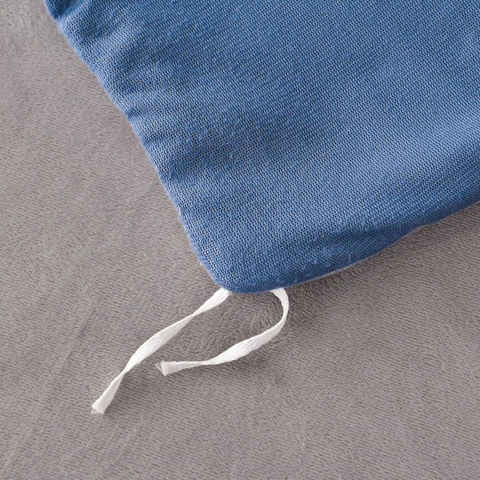 91家纺网 家纺一手货源 找家纺 妮恒美家纺 2025新款斜纹边贴标牛奶绒四件套 斜纹边-深蓝＋浅灰
