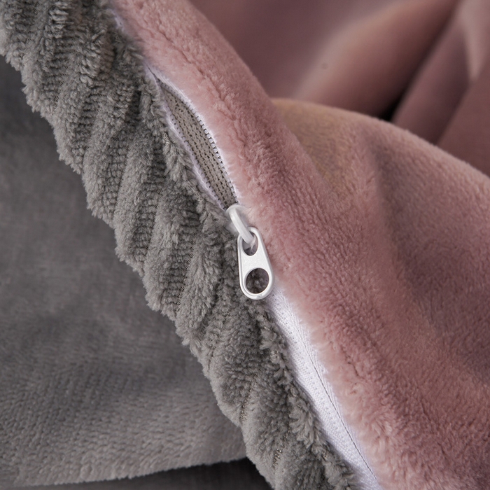 91家纺网 家纺一手货源 找家纺 妮恒美家纺 2025新款斜纹边贴标牛奶绒四件套 斜纹边-嫣紫浅灰