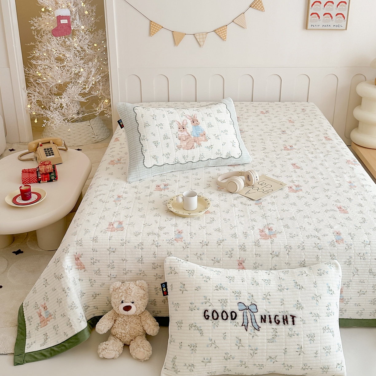 91家纺网 家纺一手货源 找家纺 （总）RYB红黄兰 2025新款设计师原创数码印花牛奶绒夹棉床盖三件套