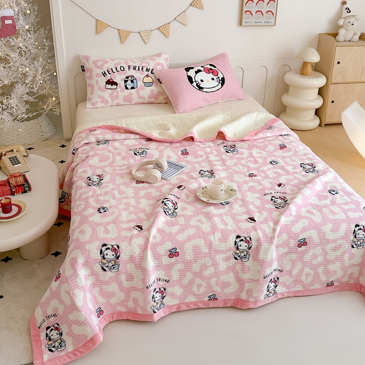 91家纺网 家纺一手货源 找家纺 RYB红黄兰 2025新款设计师原创数码印花牛奶绒夹棉床盖三件套 豹纹奶牛猫