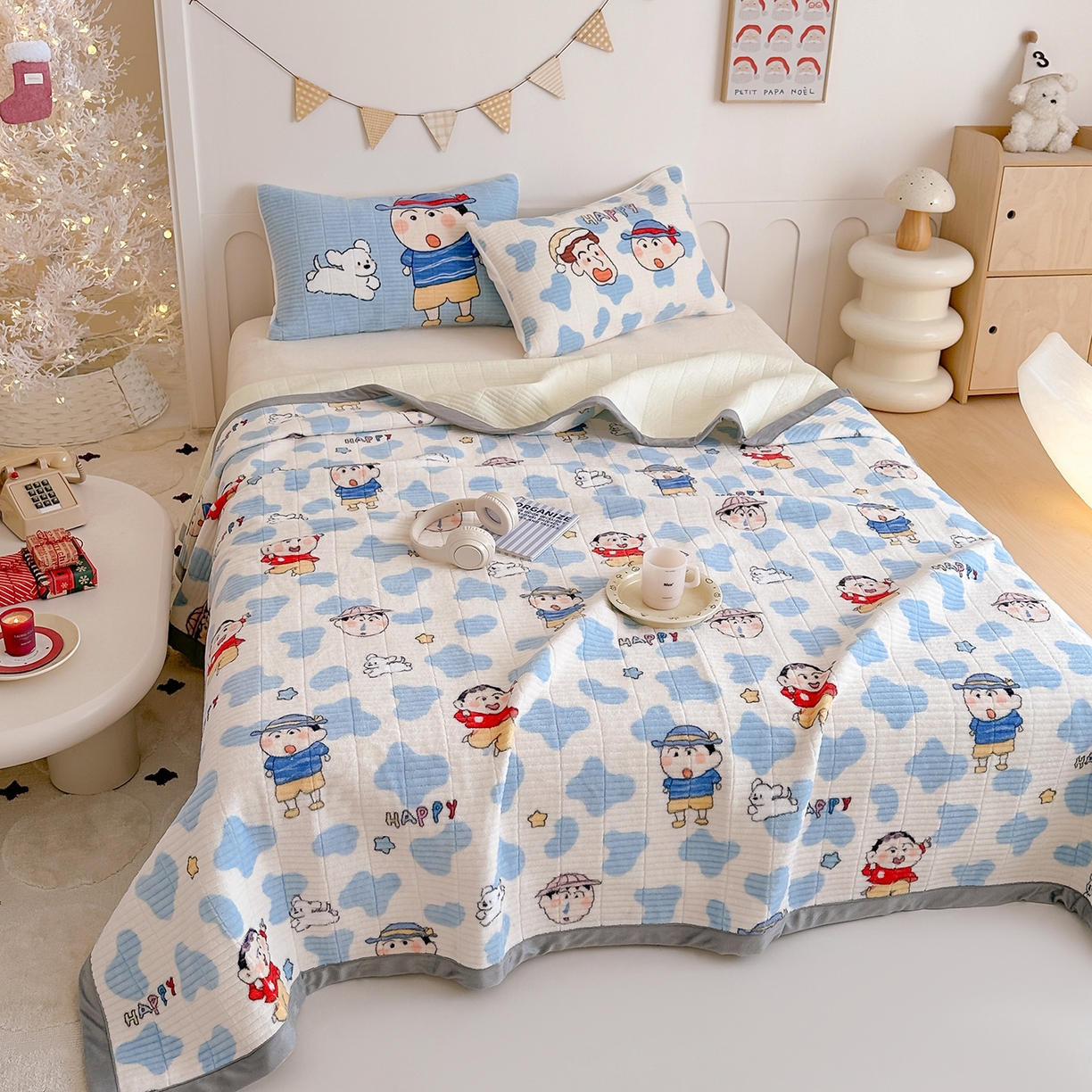 91家纺网 家纺一手货源 找家纺 RYB红黄兰 2025新款设计师原创数码印花牛奶绒夹棉床盖三件套 顽皮兄弟