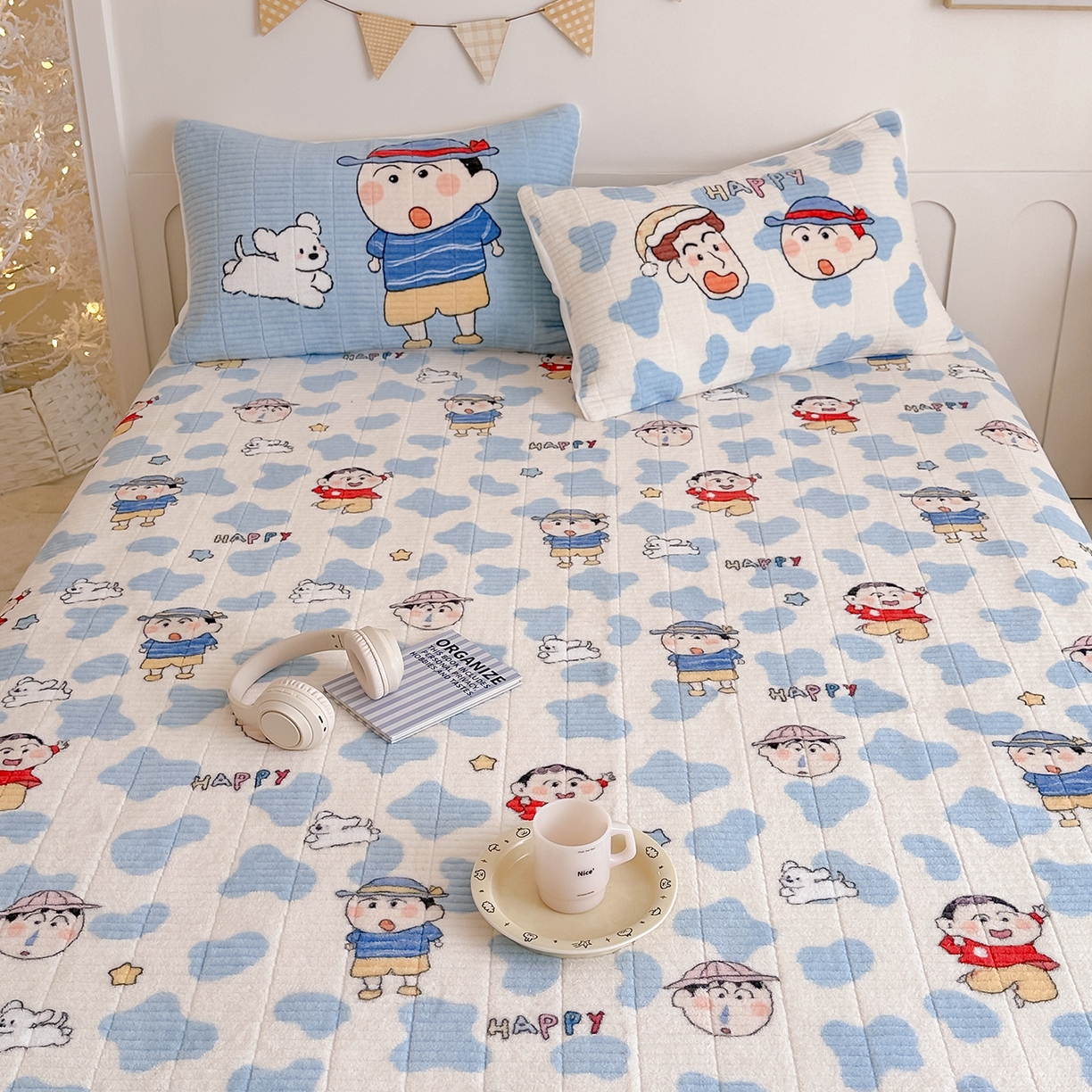 91家纺网 家纺一手货源 找家纺 RYB红黄兰 2025新款设计师原创数码印花牛奶绒夹棉床盖三件套 顽皮兄弟