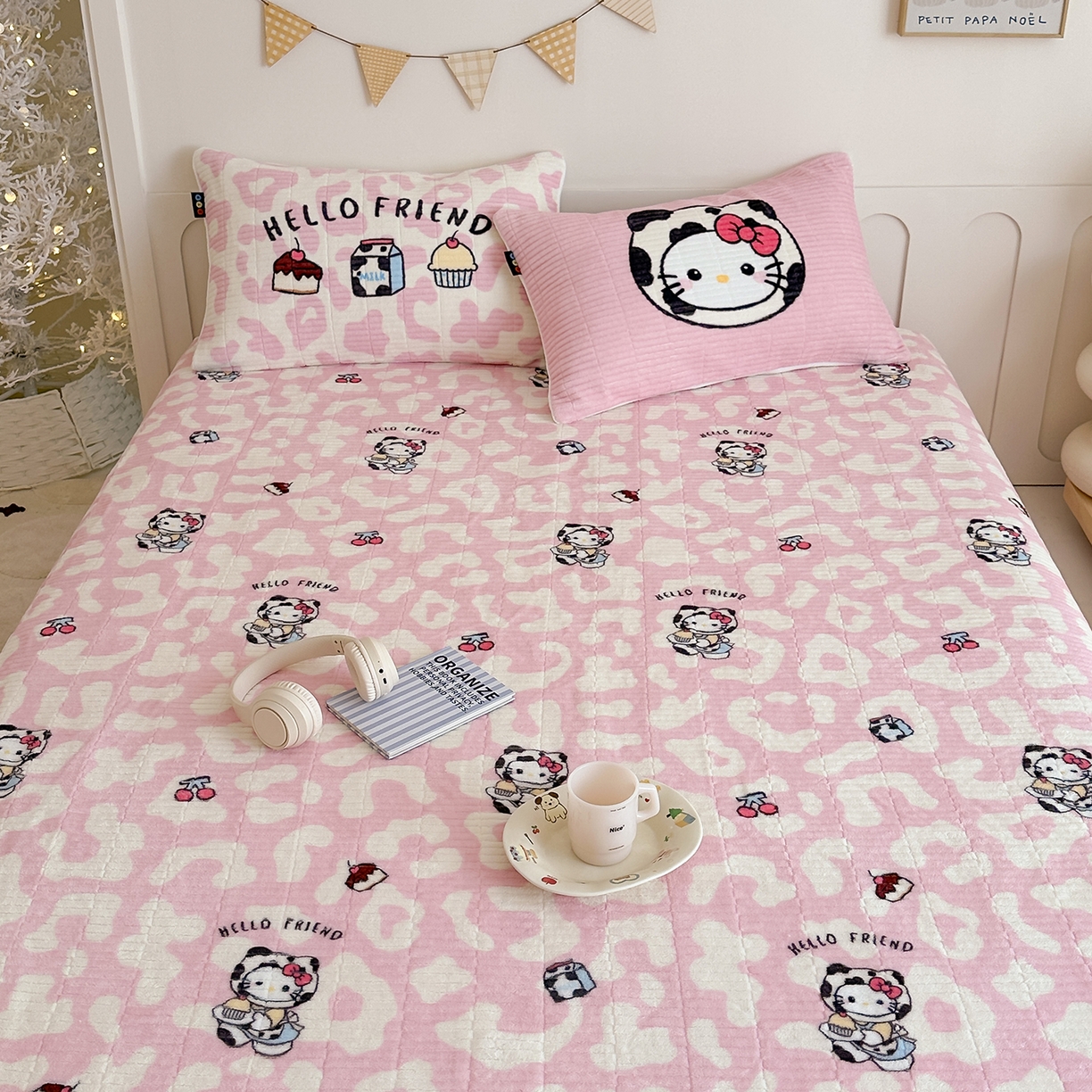 91家纺网 家纺一手货源 找家纺 RYB红黄兰 2025新款设计师原创数码印花牛奶绒夹棉床盖三件套 豹纹奶牛猫