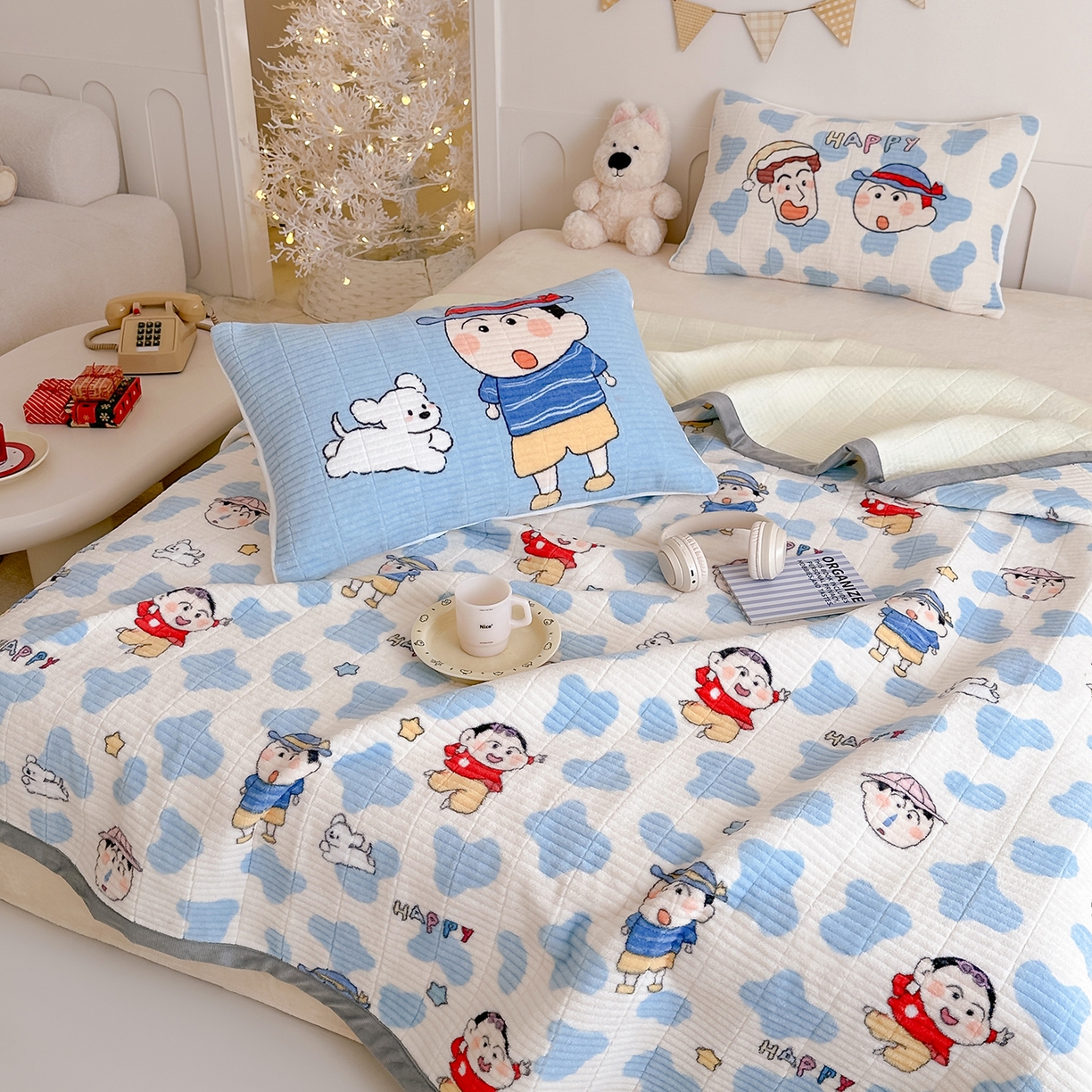 91家纺网 家纺一手货源 找家纺 RYB红黄兰 2025新款设计师原创数码印花牛奶绒夹棉床盖三件套 顽皮兄弟