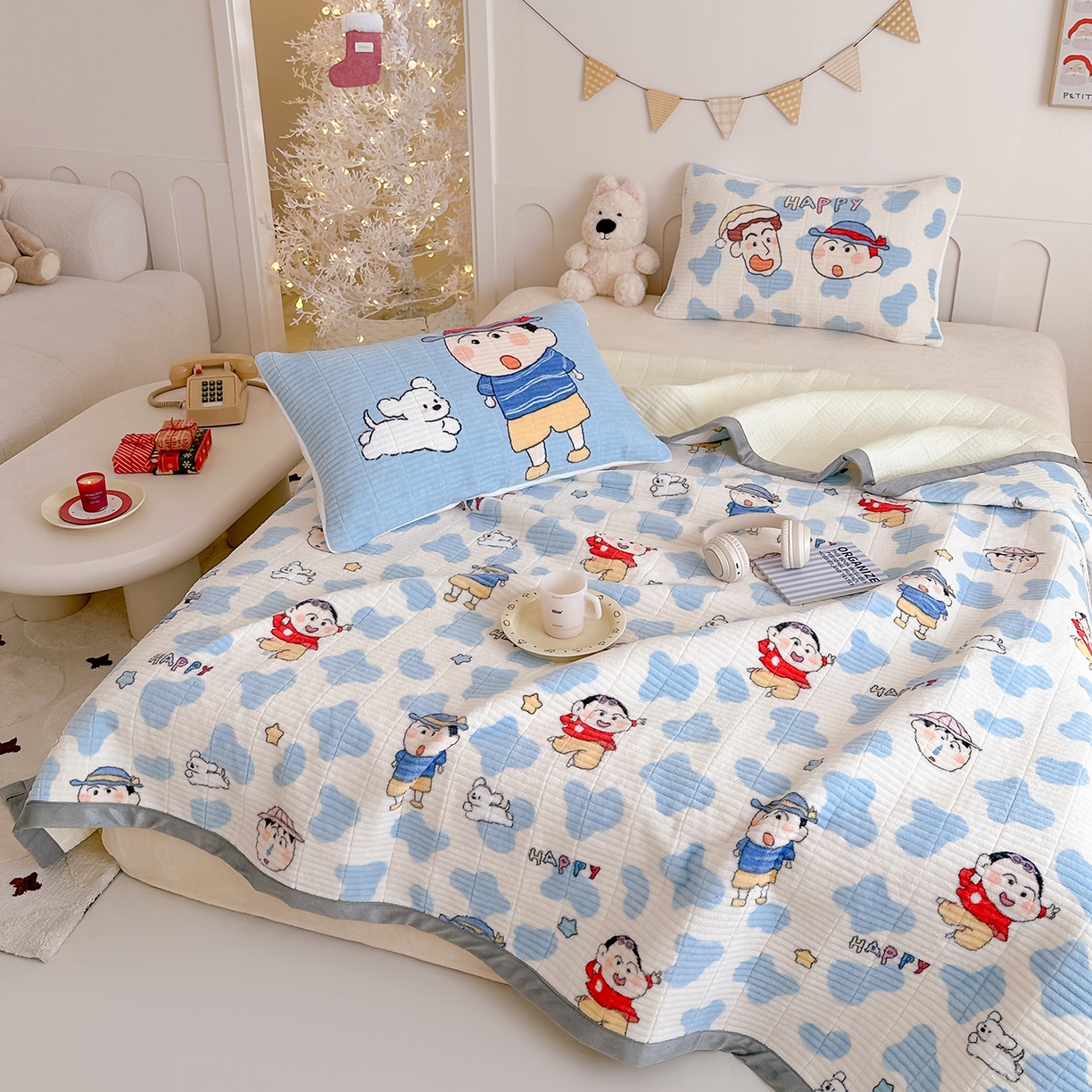 91家纺网 家纺一手货源 找家纺 RYB红黄兰 2025新款设计师原创数码印花牛奶绒夹棉床盖三件套 顽皮兄弟