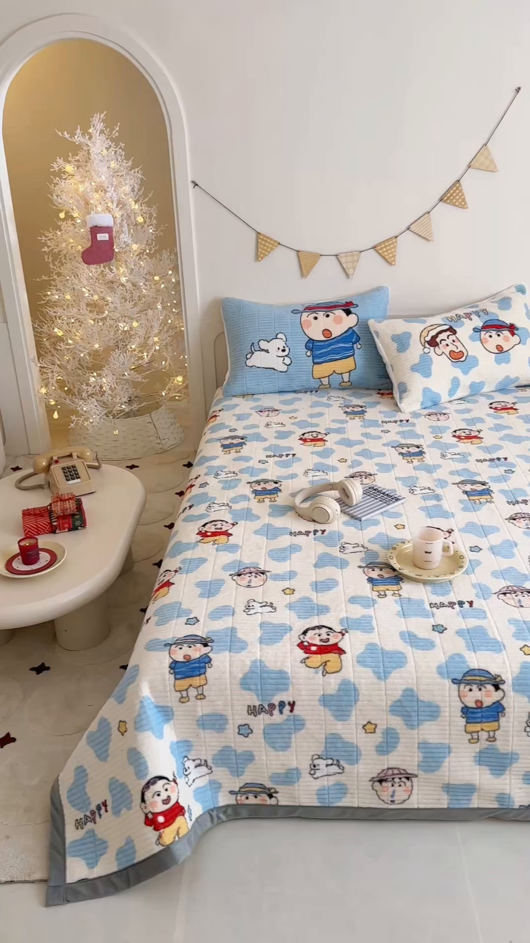 91家纺网 家纺一手货源 找家纺 RYB红黄兰 2025新款设计师原创数码印花牛奶绒夹棉床盖三件套 顽皮兄弟