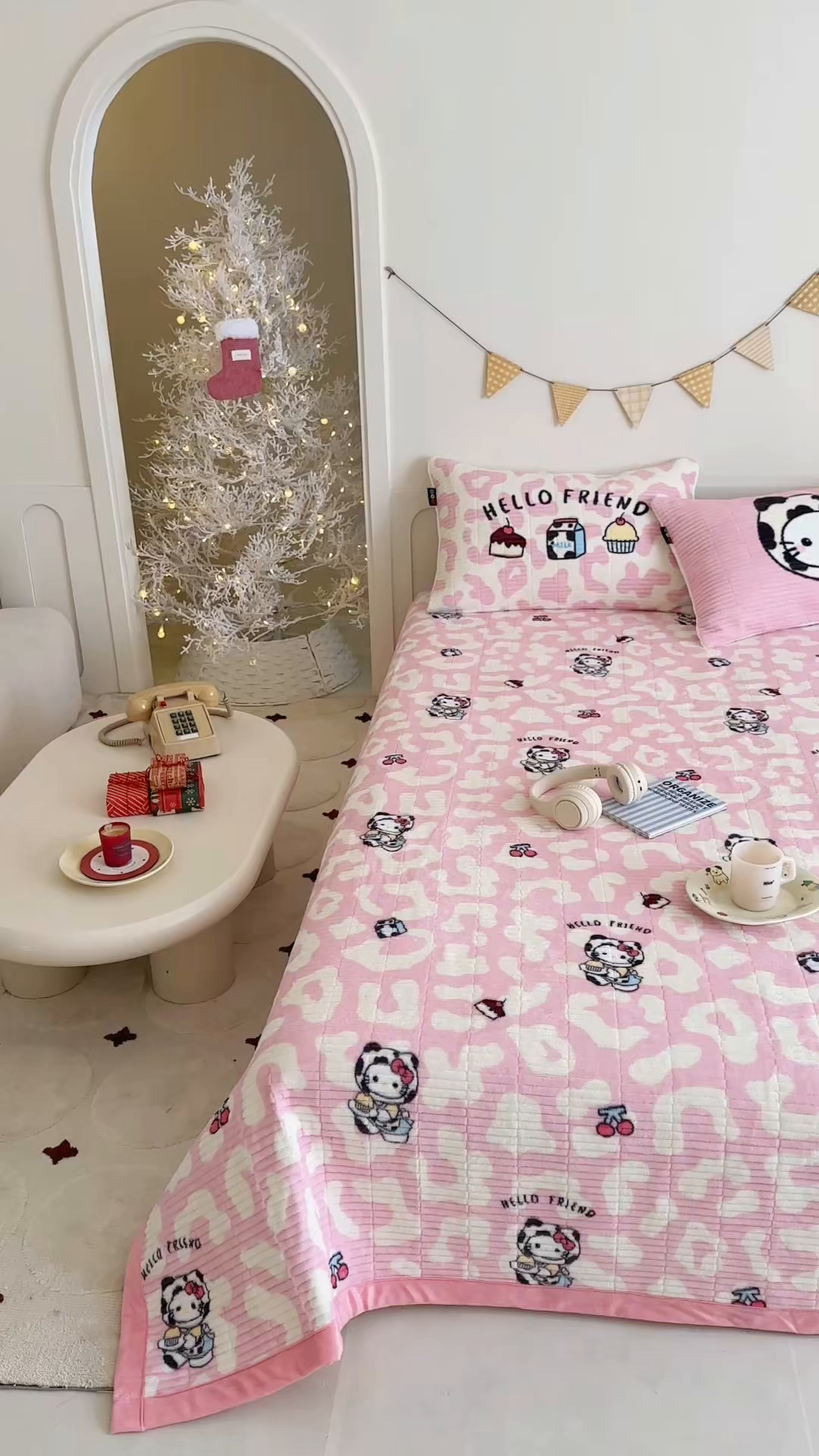 91家纺网 家纺一手货源 找家纺 RYB红黄兰 2025新款设计师原创数码印花牛奶绒夹棉床盖三件套 豹纹奶牛猫