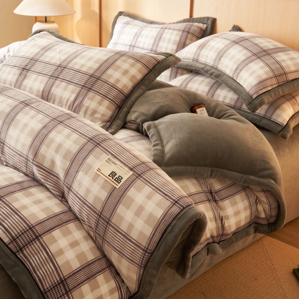 91家纺网 家纺一手货源 找家纺 （总）寐绸家纺 2025新款牛奶绒无印风单被套