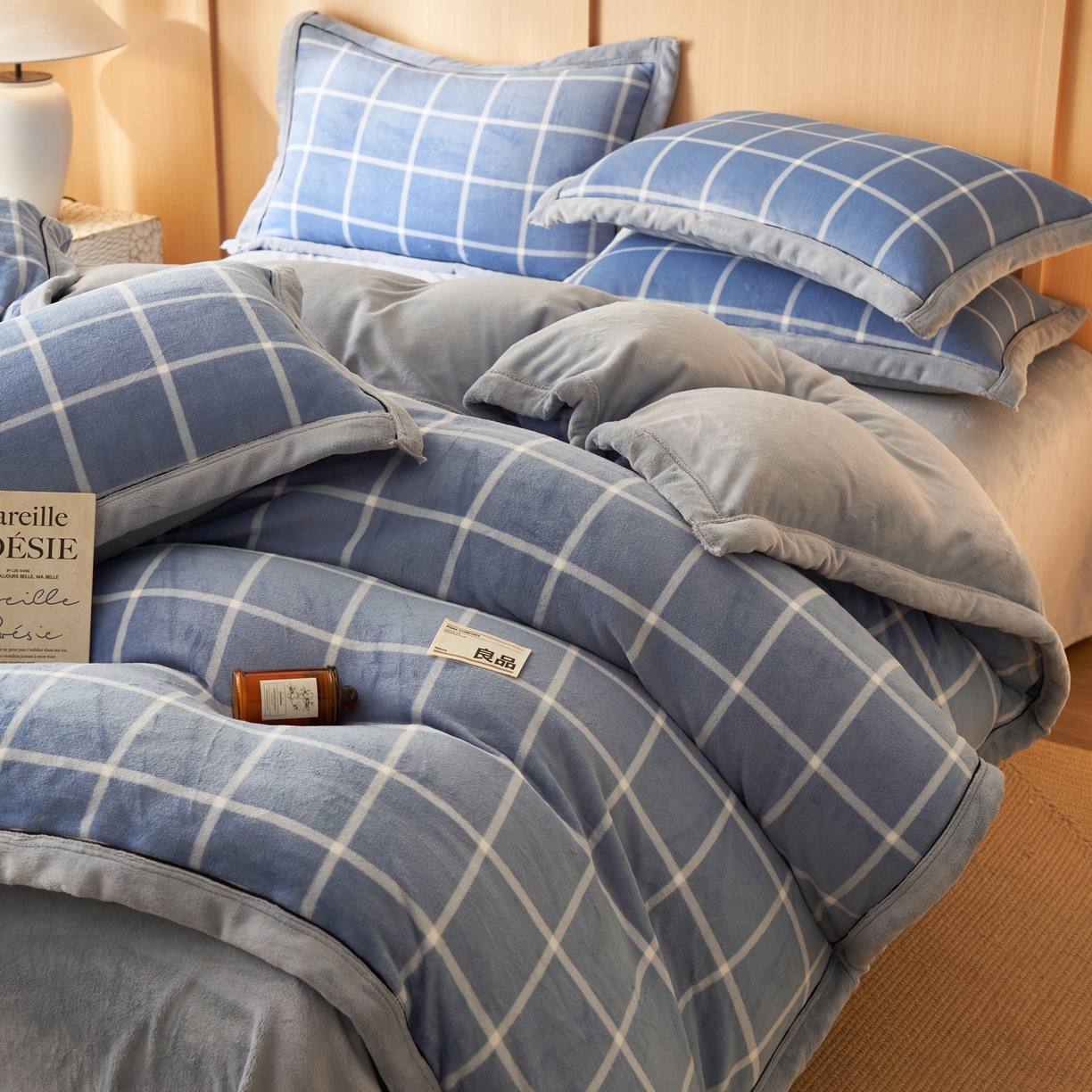 91家纺网 家纺一手货源 找家纺 寐绸家纺 2025新款牛奶绒无印风单被套 无印风被套-蓝调格