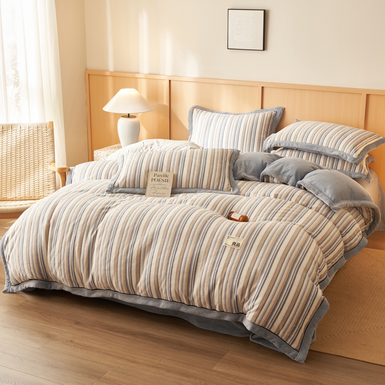 91家纺网 家纺一手货源 找家纺 寐绸家纺 2025新款牛奶绒无印风单被套 无印风被套-浅蓝竖条