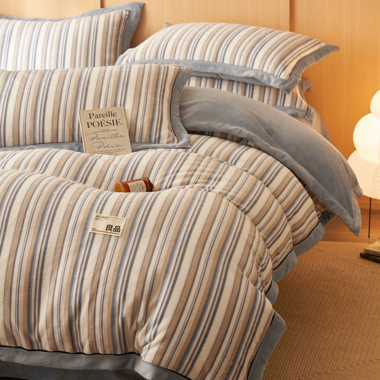 91家纺网 家纺一手货源 找家纺 寐绸家纺 2025新款牛奶绒无印风单被套 无印风被套-浅蓝竖条