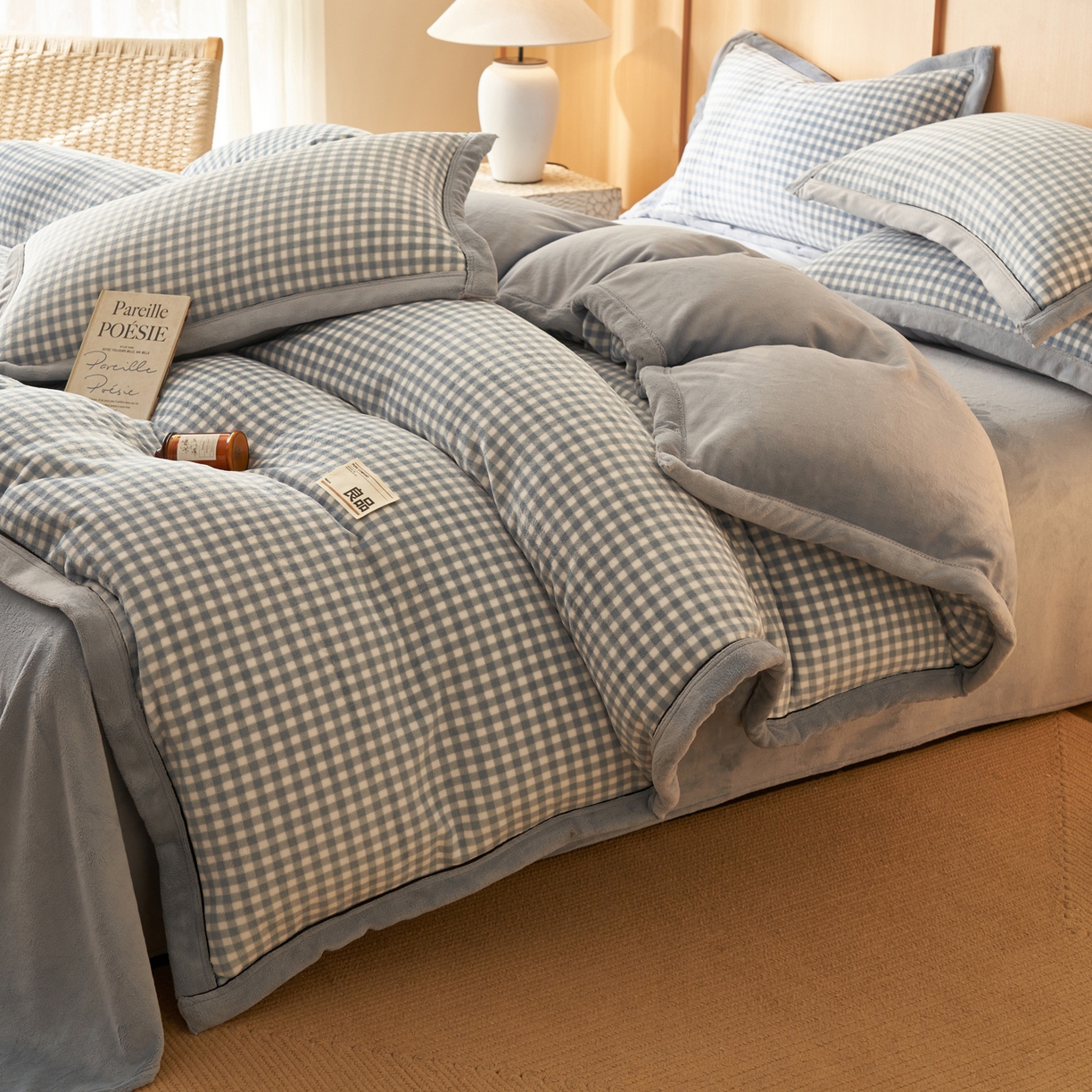 91家纺网 家纺一手货源 找家纺 寐绸家纺 2025新款牛奶绒无印风单被套 无印风被套-天蓝小格