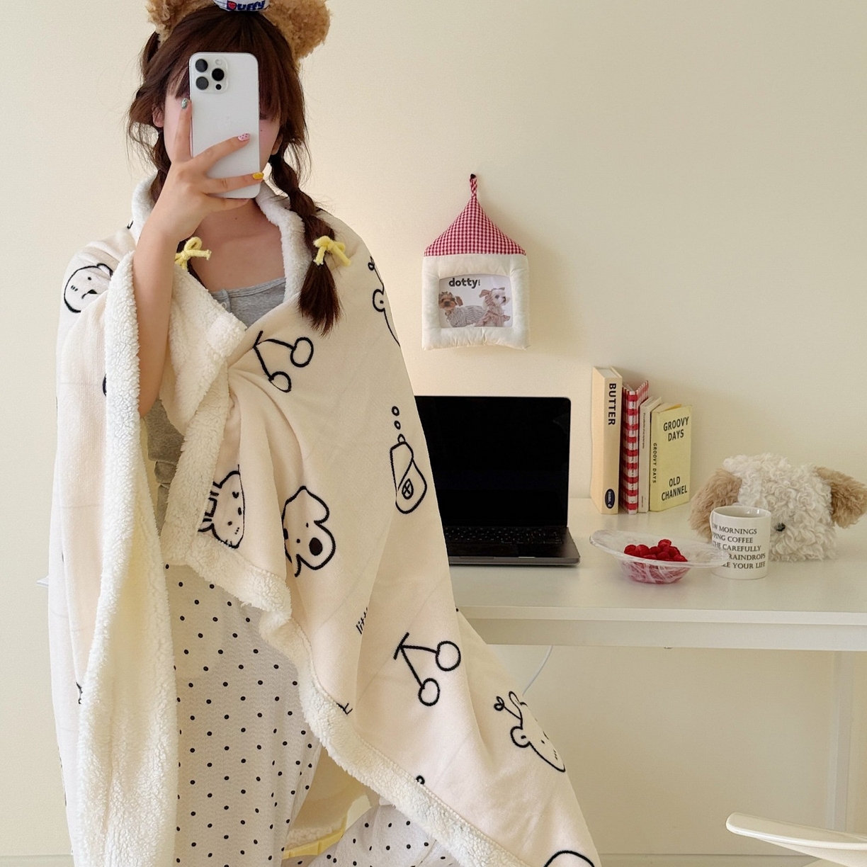 91家纺网 家纺一手货源 找家纺 顾里家纺 2025新款ins韩系少女牛奶羊羔绒盖毯毛毯 线条漫画