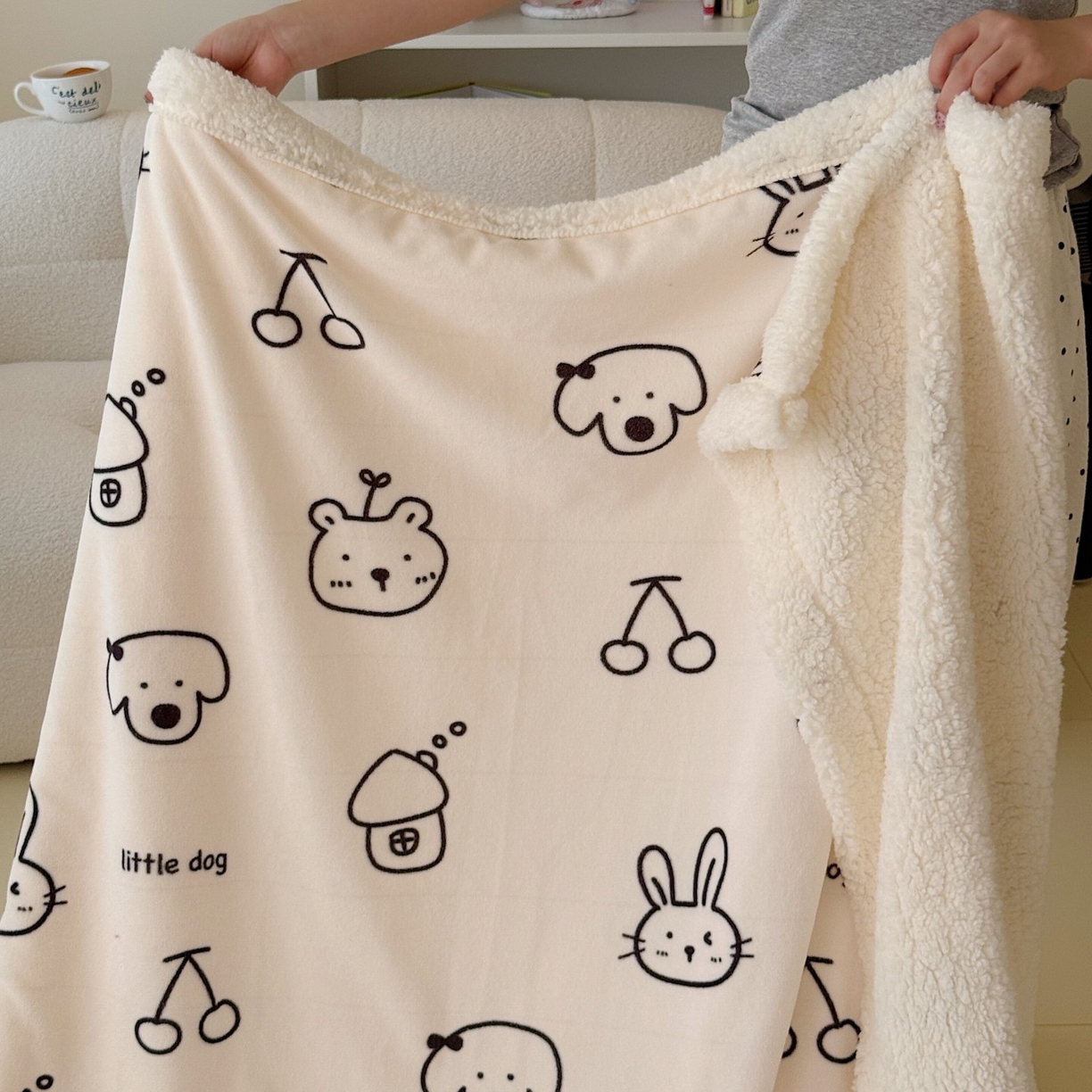 91家纺网 家纺一手货源 找家纺 顾里家纺 2025新款ins韩系少女牛奶羊羔绒盖毯毛毯 线条漫画