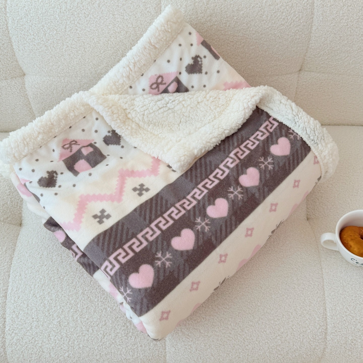 91家纺网 家纺一手货源 找家纺 顾里家纺 2025新款ins韩系少女牛奶羊羔绒盖毯毛毯 费尔岛巧奶昔