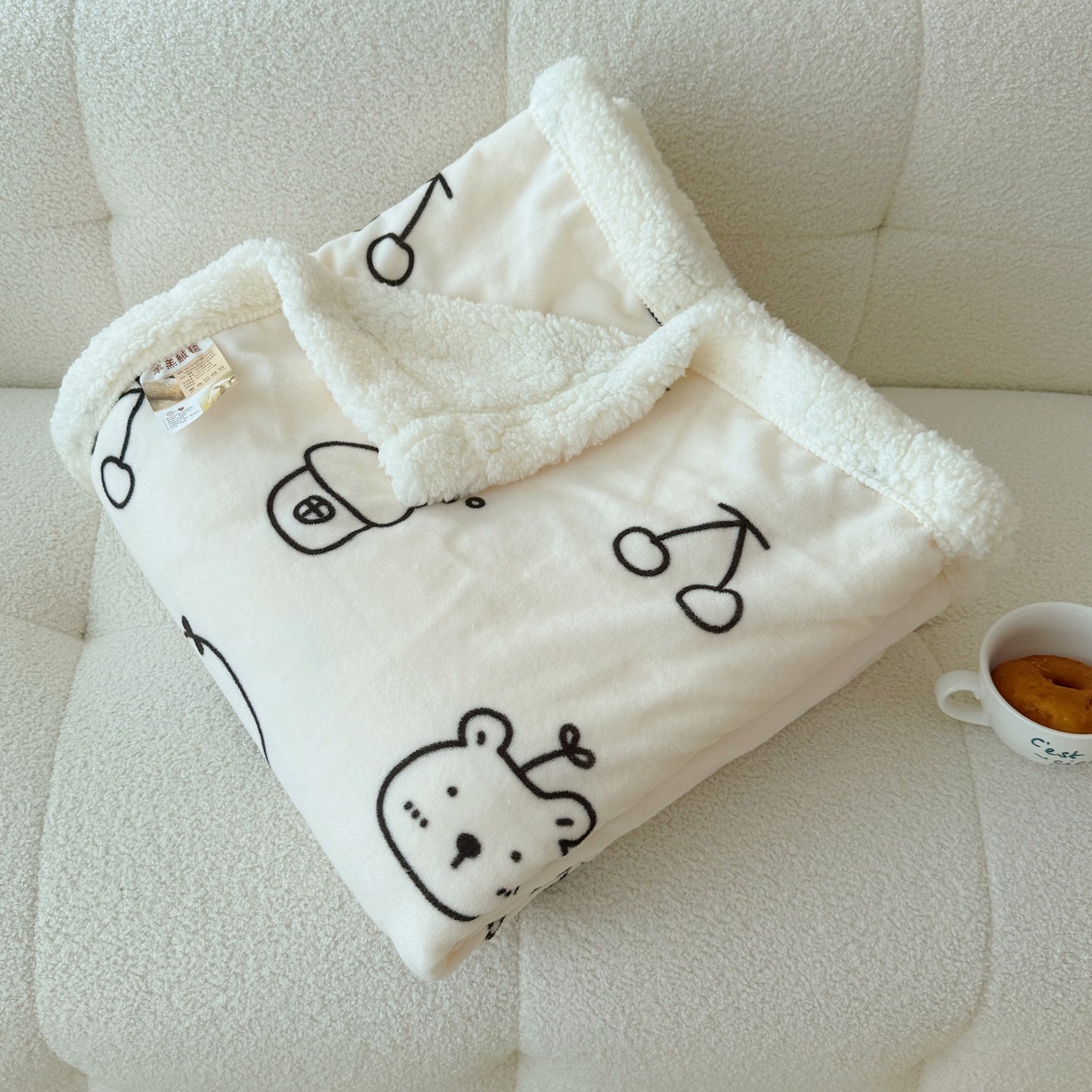 91家纺网 家纺一手货源 找家纺 顾里家纺 2025新款ins韩系少女牛奶羊羔绒盖毯毛毯 线条漫画