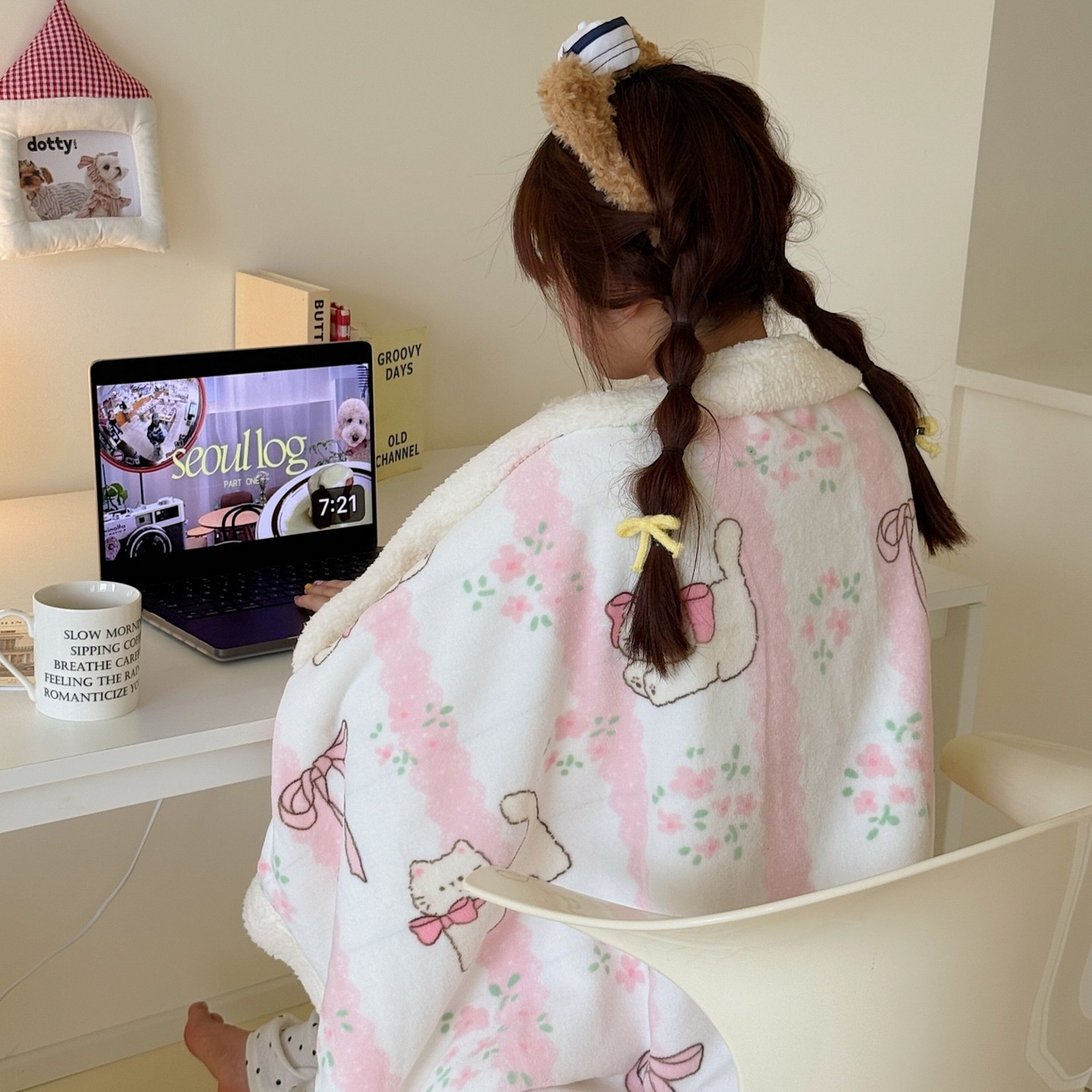 91家纺网 家纺一手货源 找家纺 顾里家纺 2025新款ins韩系少女牛奶羊羔绒盖毯毛毯 丝带碎花猫咪