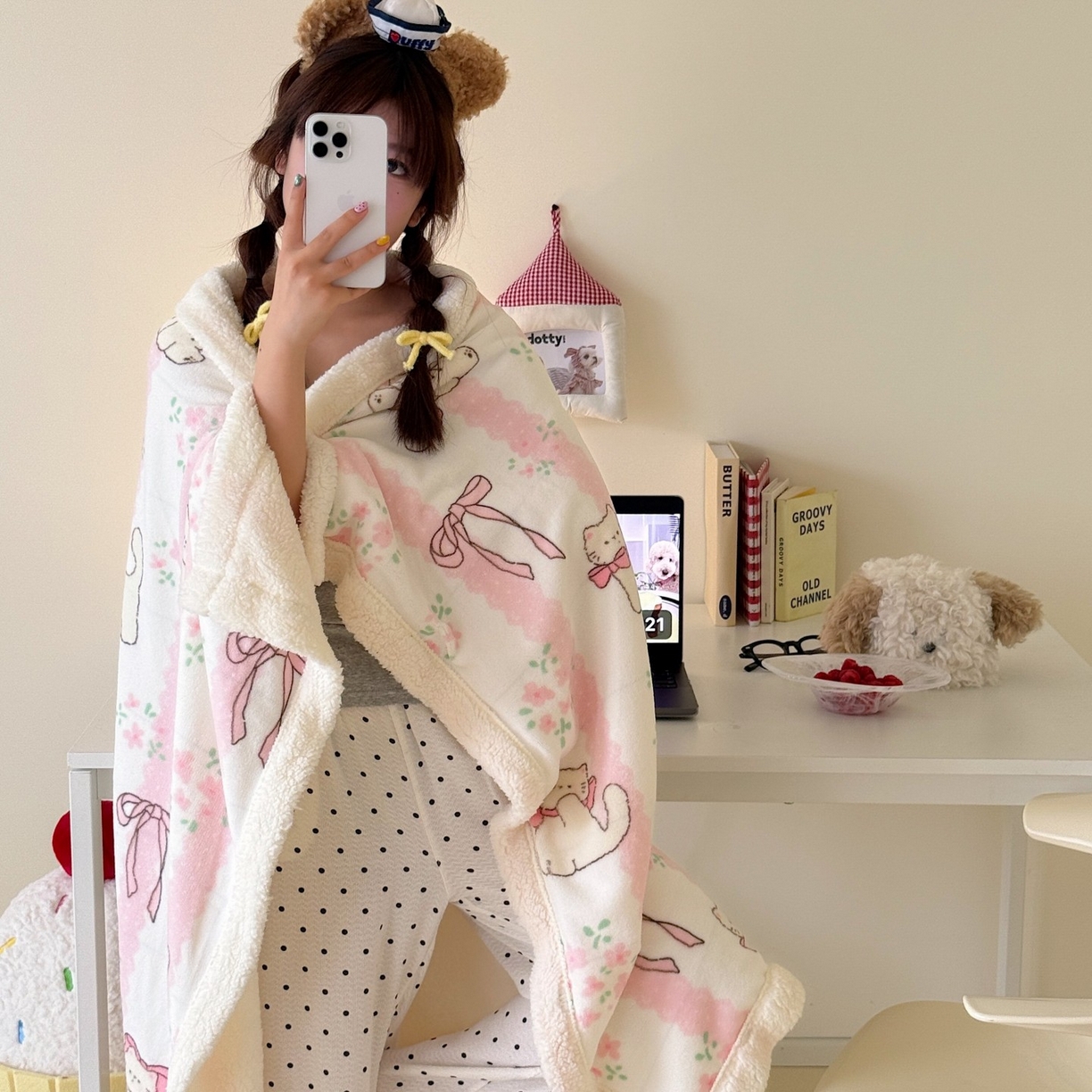 91家纺网 家纺一手货源 找家纺 顾里家纺 2025新款ins韩系少女牛奶羊羔绒盖毯毛毯 丝带碎花猫咪