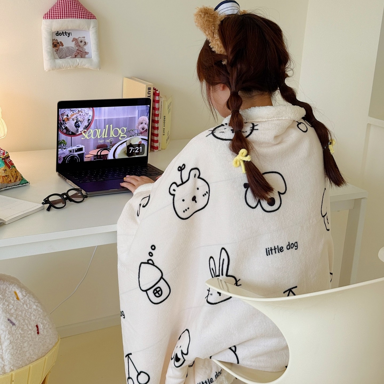 91家纺网 家纺一手货源 找家纺 顾里家纺 2025新款ins韩系少女牛奶羊羔绒盖毯毛毯 线条漫画