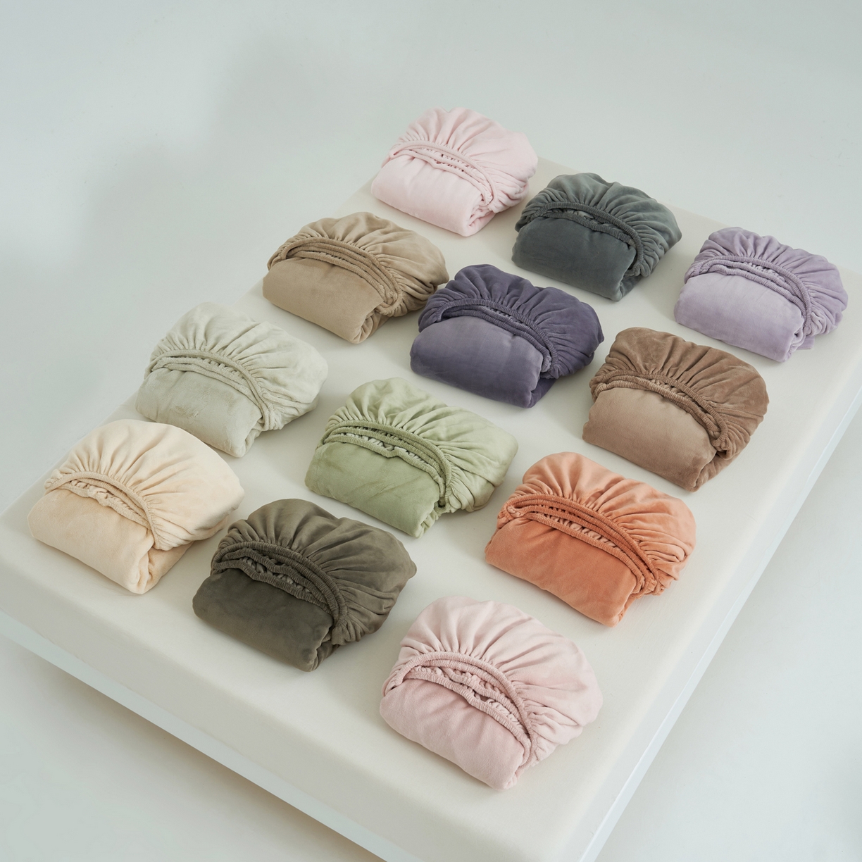 91家纺网 家纺一手货源 找家纺 寐绸家纺 2025新款牛奶绒纯色暖绒床笠 组合图