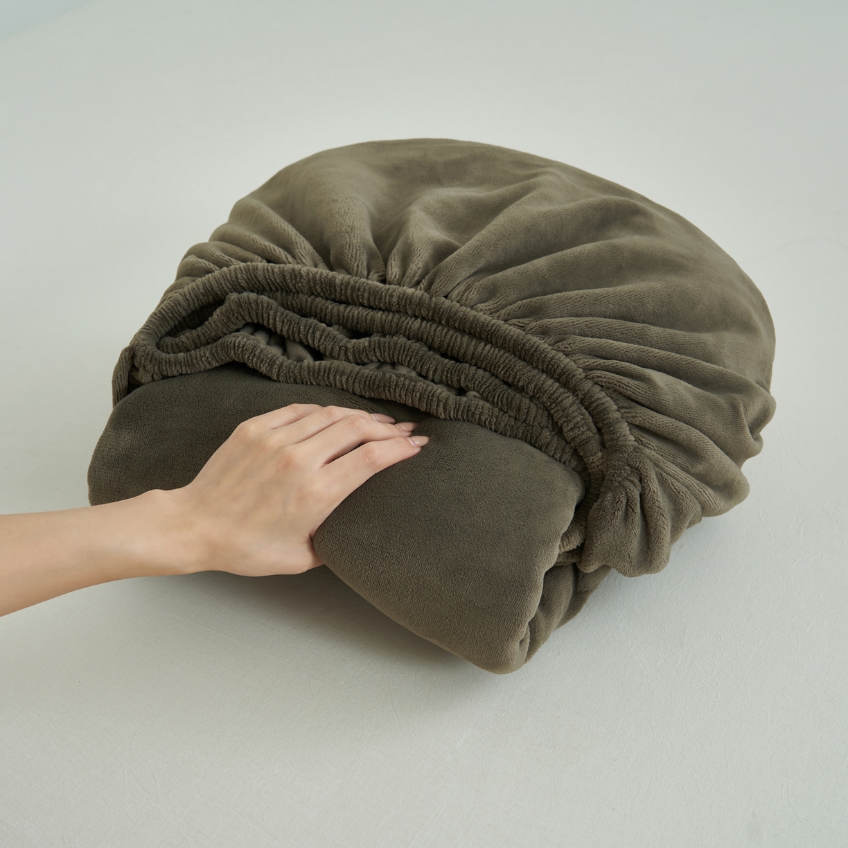 91家纺网 家纺一手货源 找家纺 寐绸家纺 2025新款牛奶绒纯色暖绒床笠 暖绒床笠-暗墨绿