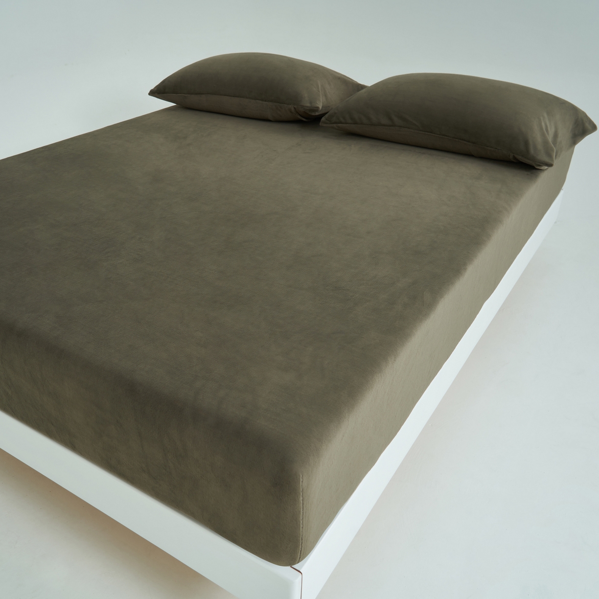 91家纺网 家纺一手货源 找家纺 寐绸家纺 2025新款牛奶绒纯色暖绒床笠 暖绒床笠-暗墨绿