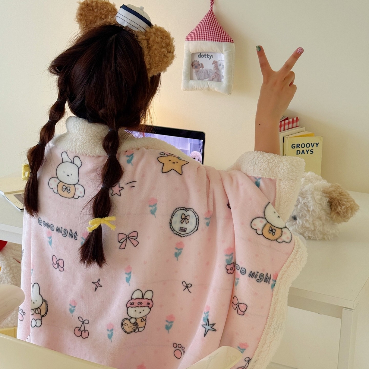 91家纺网 家纺一手货源 找家纺 顾里家纺 2025新款ins韩系少女牛奶羊羔绒盖毯毛毯 碎花小兔