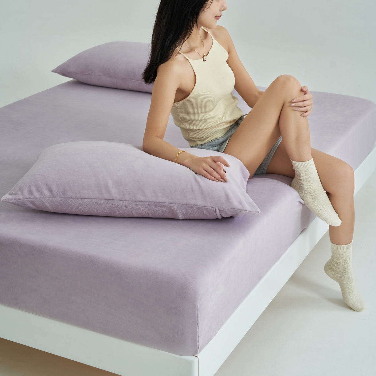 91家纺网 家纺一手货源 找家纺 寐绸家纺 2025新款牛奶绒纯色暖绒床笠 暖绒床笠-淡紫