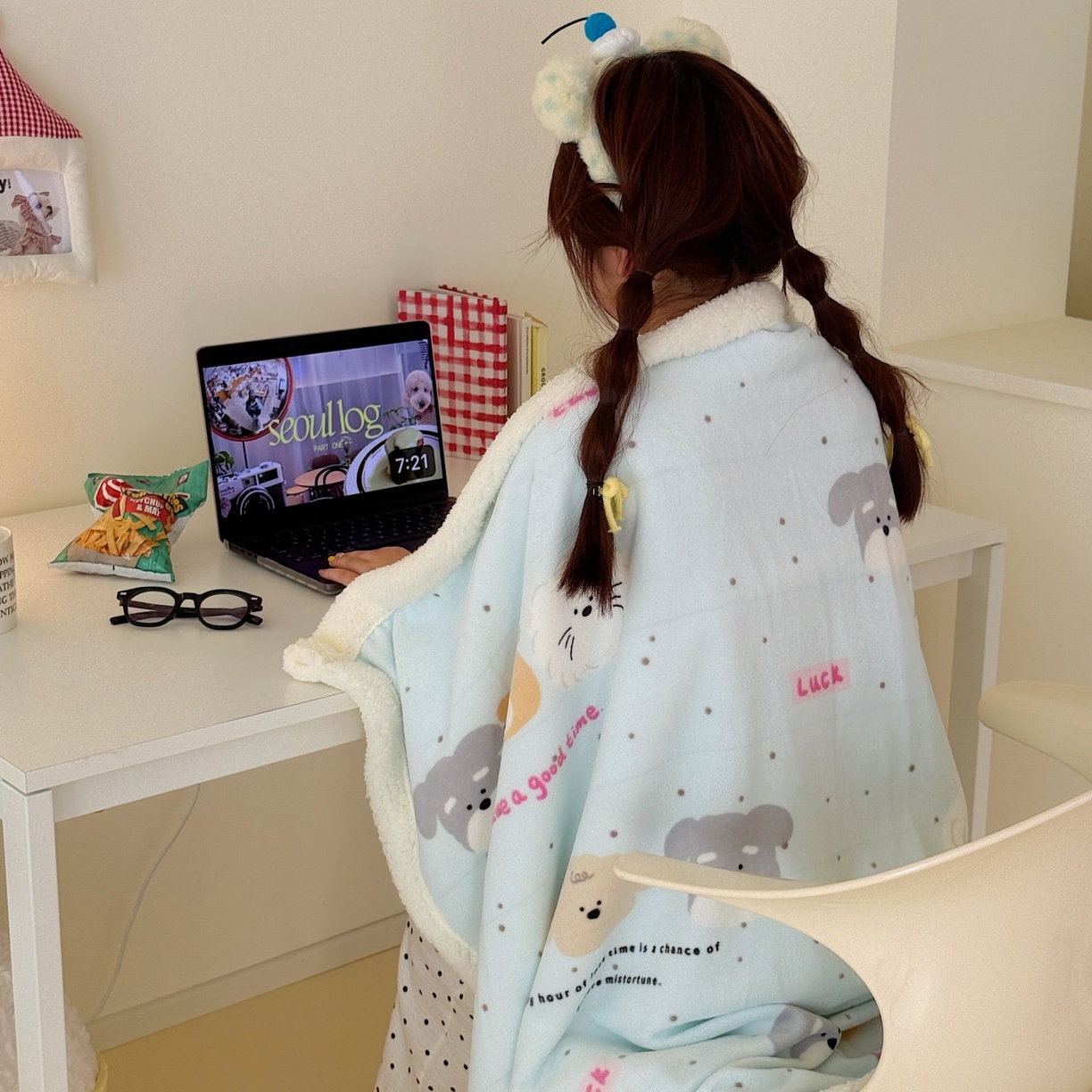 91家纺网 家纺一手货源 找家纺 顾里家纺 2025新款ins韩系少女牛奶羊羔绒盖毯毛毯 ins狗狗