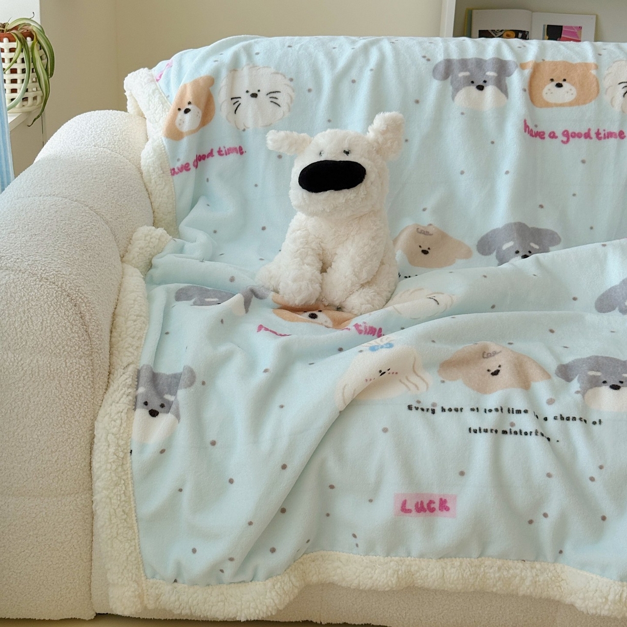 91家纺网 家纺一手货源 找家纺 顾里家纺 2025新款ins韩系少女牛奶羊羔绒盖毯毛毯 ins狗狗